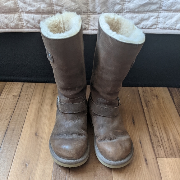 UGG Kensington Brown Leather Boots EUC - Picture 4 of 4